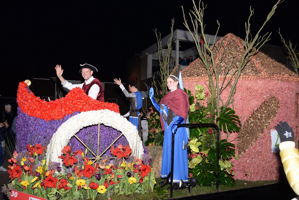 ../Images/Verlicht bloemencorso 2018 029.jpg